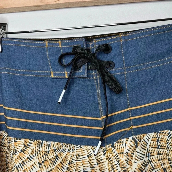 Oneill HyperFreak Nautilus S-Seam Trunks  Mens Navy Gold - Picture 4 of 14